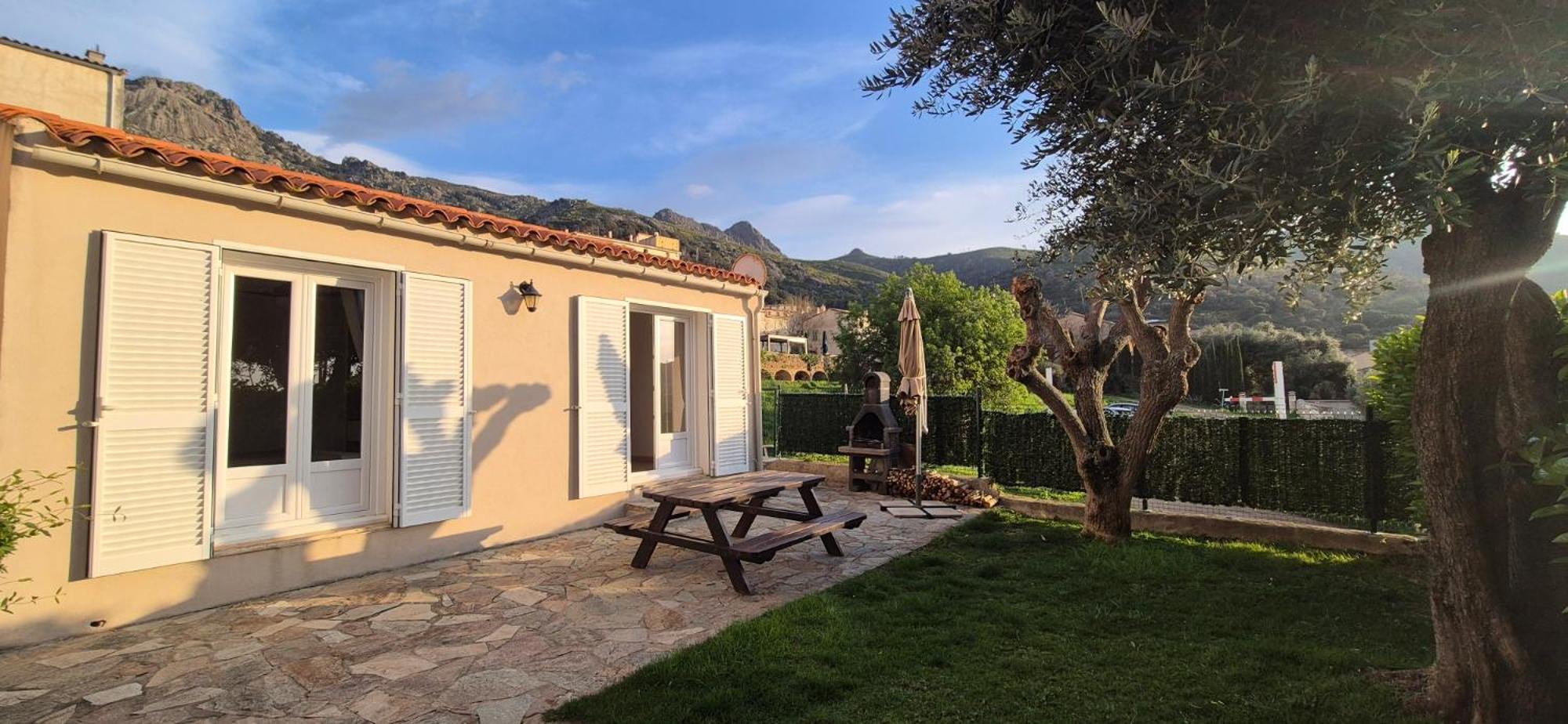Gite A L'Ombre Du Clocher Calenzana Exterior foto